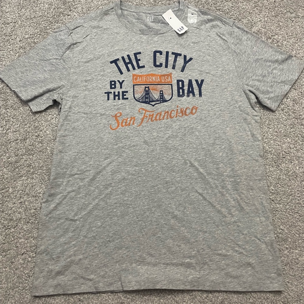 GAP Men’s T-Shirt San Francisco By the Bay. NWT. Size Medium Color: Gray